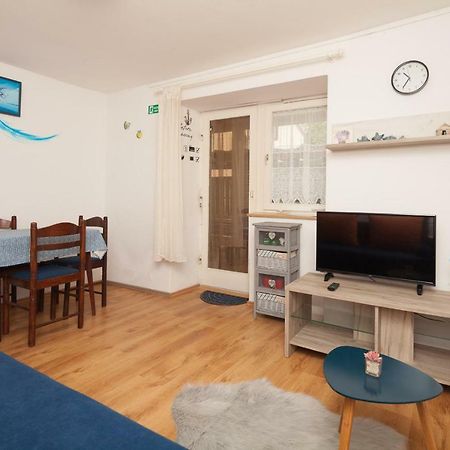 Miramare Apartment Pomer Bagian luar foto