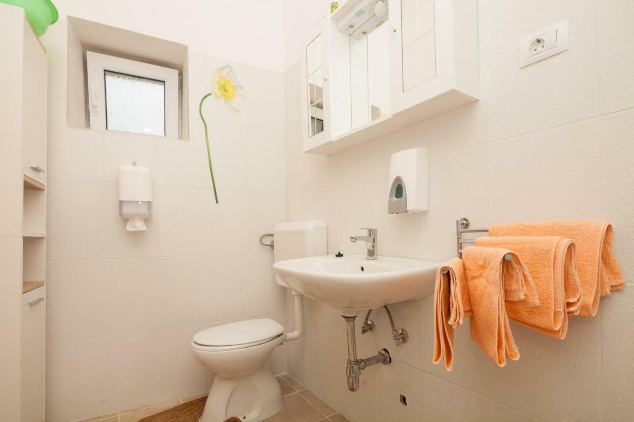 Miramare Apartment Pomer Bagian luar foto