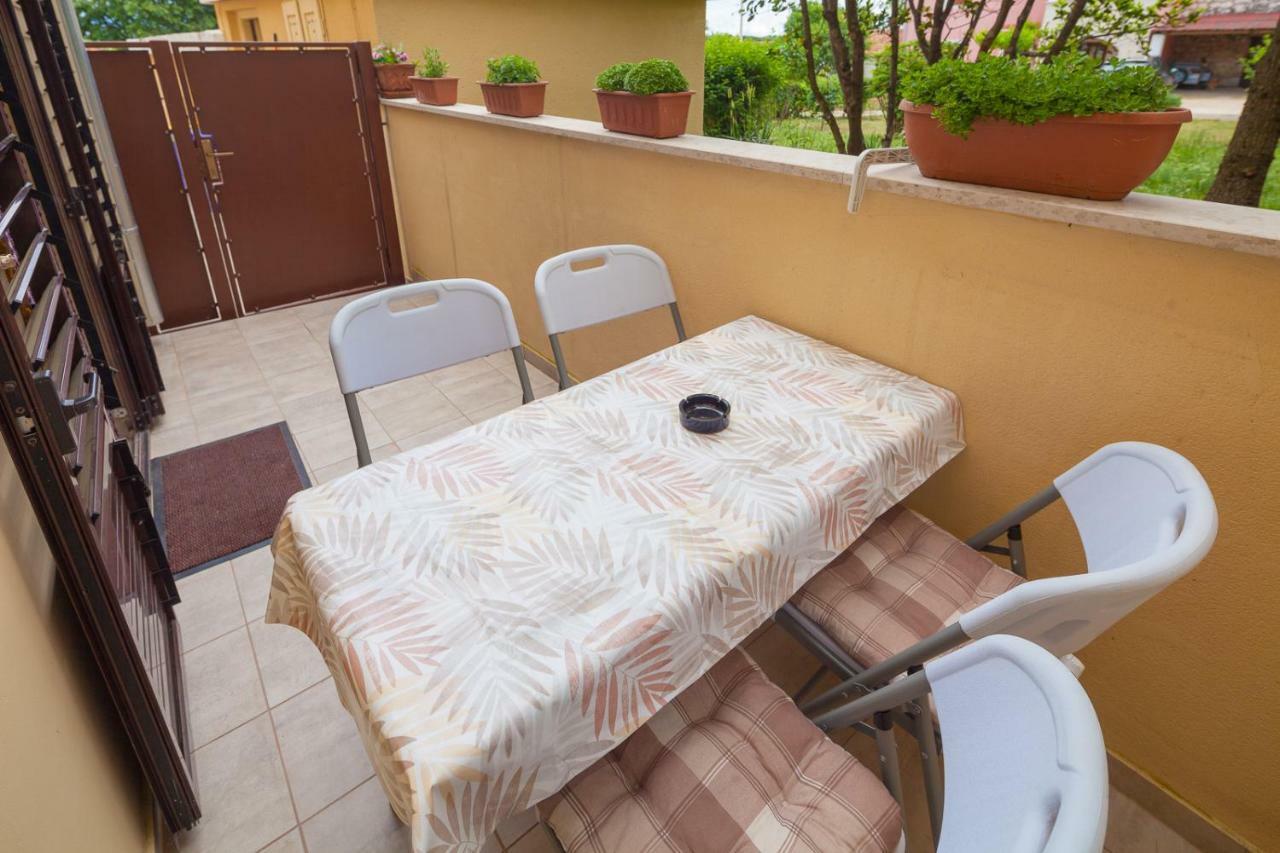 Miramare Apartment Pomer Bagian luar foto